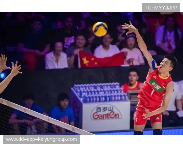 男排赛前战术演练紧凑，发球质量得到强化