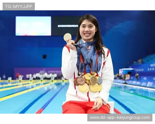 冠军张雨霏，永远在路上！，张雨霏夺冠视频回放