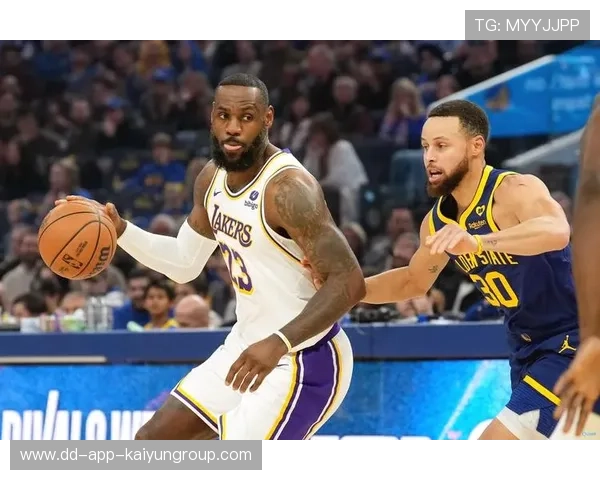 勇士在交易截止日前处于全面收缩态势观望大局 勇士在交易截止日前处于全面收缩态势观望大局